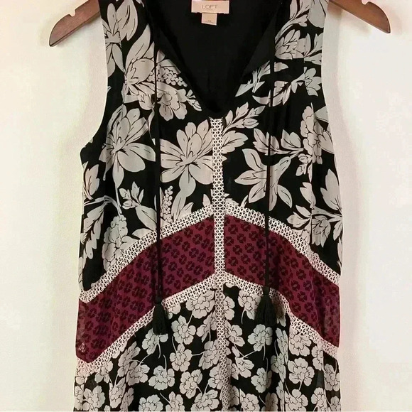 LOFT outlet Floral Sleeveless Boho Tassel Crochet Detail Midi Flutter Hem Sz XS - Picture 2 of 5